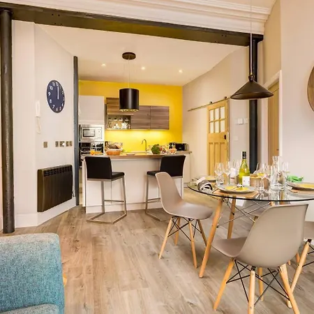 No 1, Midland Bank Chambers Apartment *