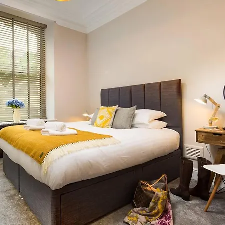 No 1, Midland Bank Chambers Apartment